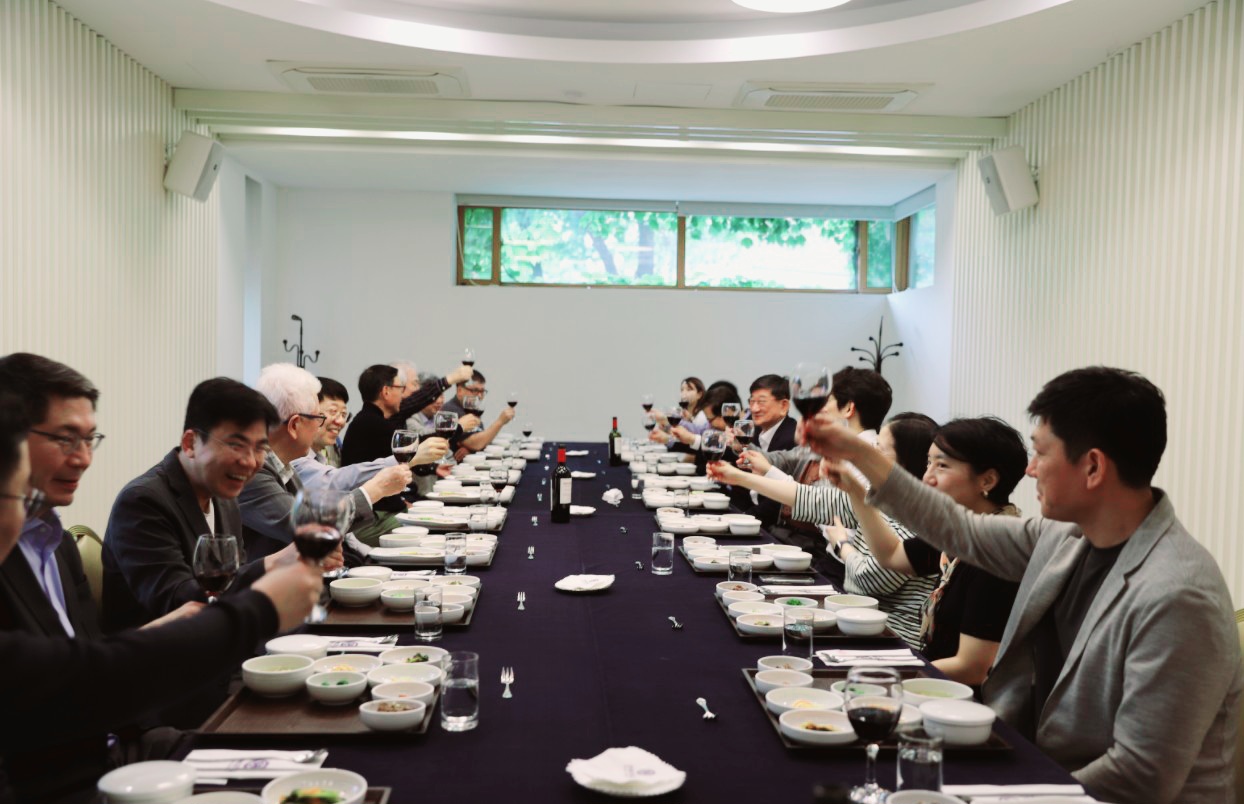 스승의 날 맞아 퇴임교수 초청 오찬 개최